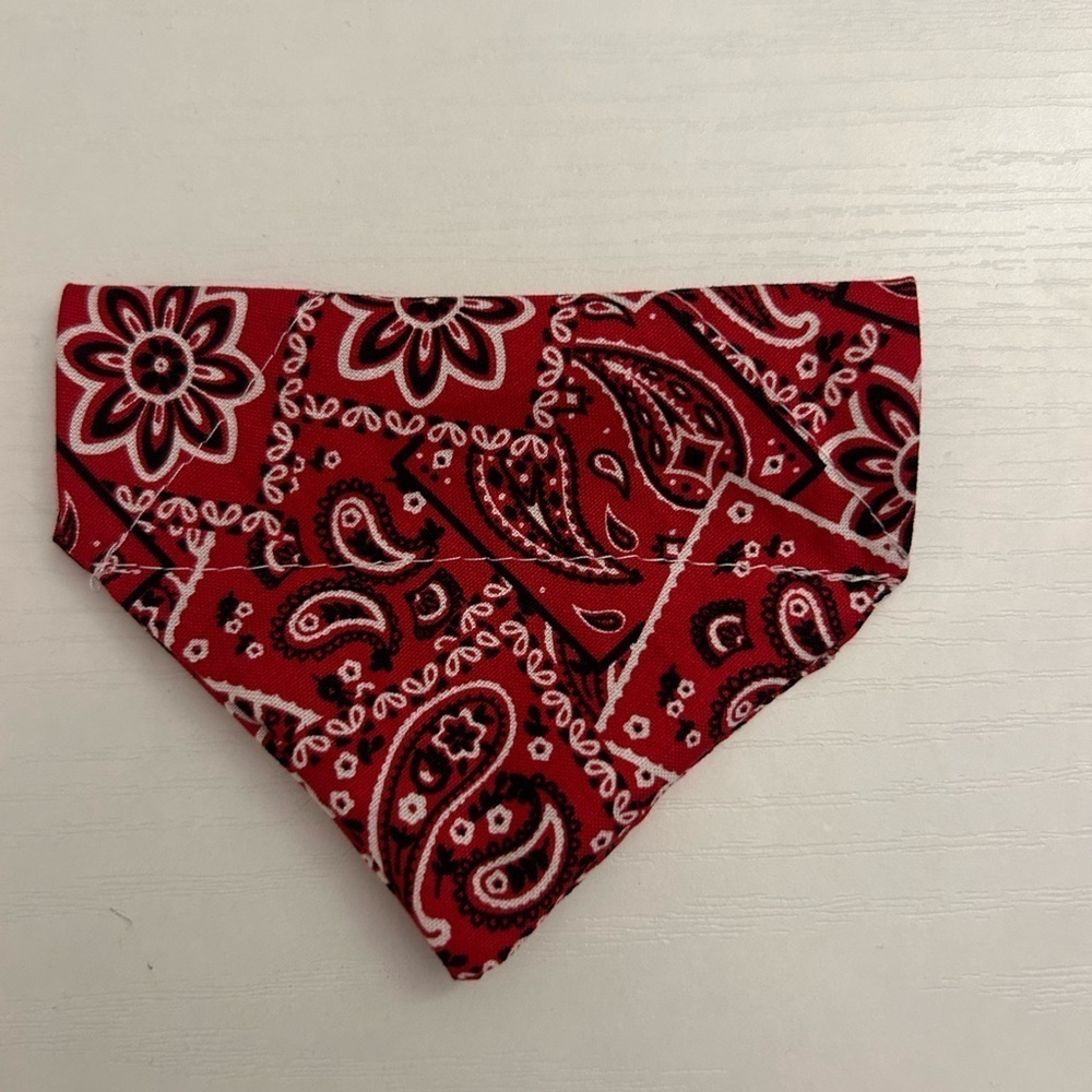 Red Bandana Print Dog Bandana - Picture 1 of 1